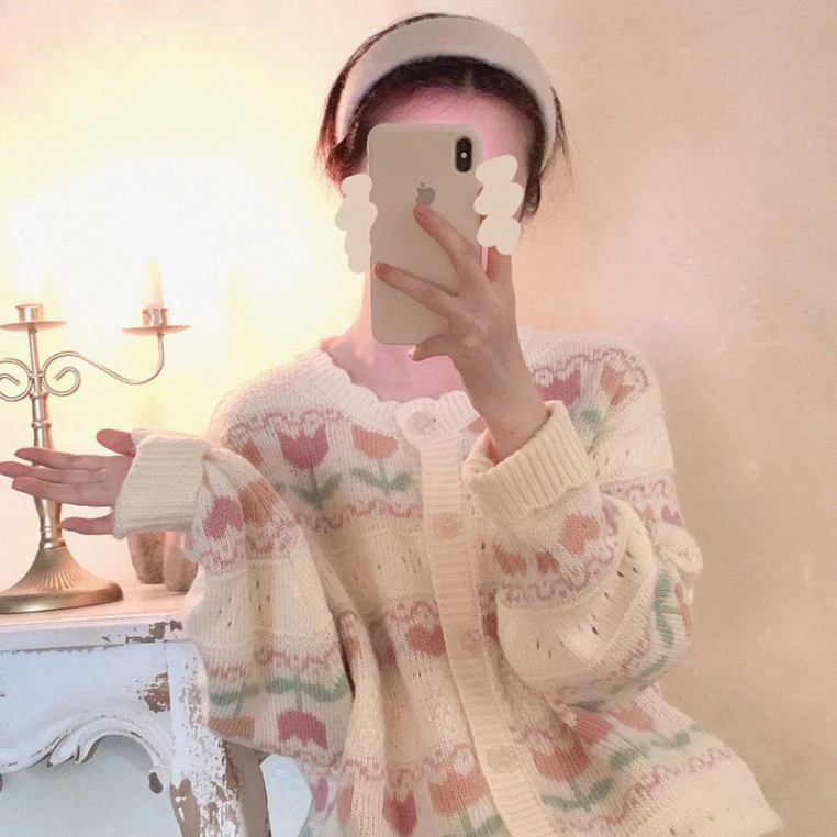Áo khoác cardigan mỏng kiểu dáng nhỏ họa tiết hoa tulip tại Hadu shop.
