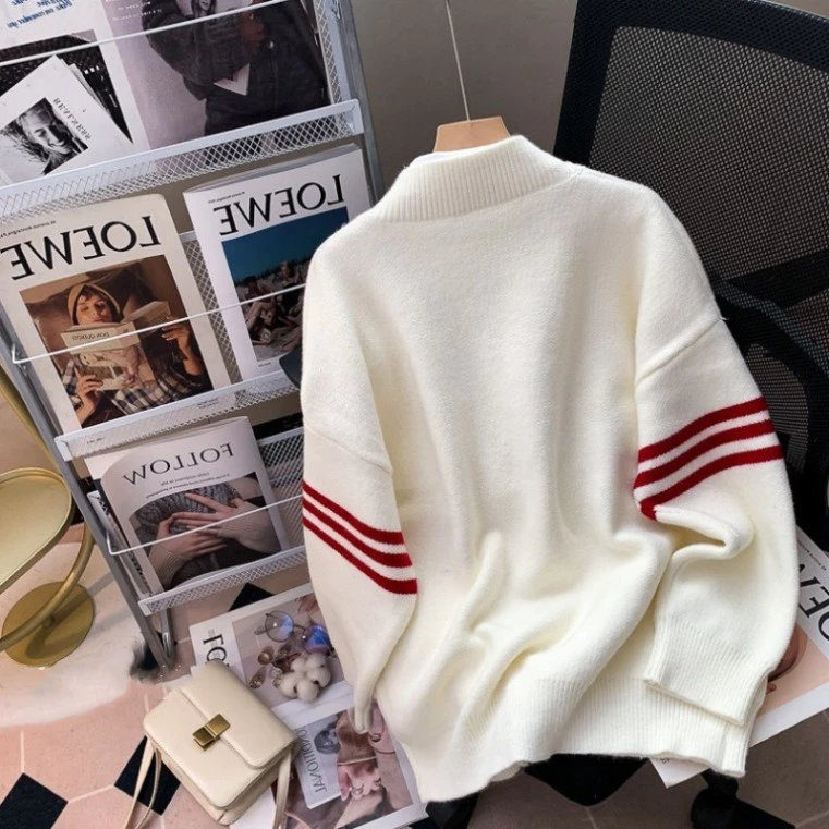 Áo cardigan len viền kẻ đỏ, phong cách trẻ trung đến từ Hadu shop - lựa chọn hoàn hảo cho mùa đông.
