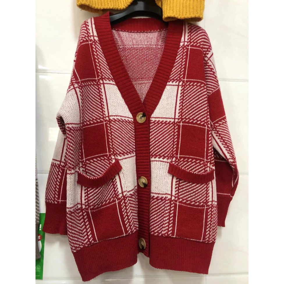 Áo khoác len vintage phong cách cổ điển retro tại Hadu shop, thời trang thanh lịch cho mọi dịp.