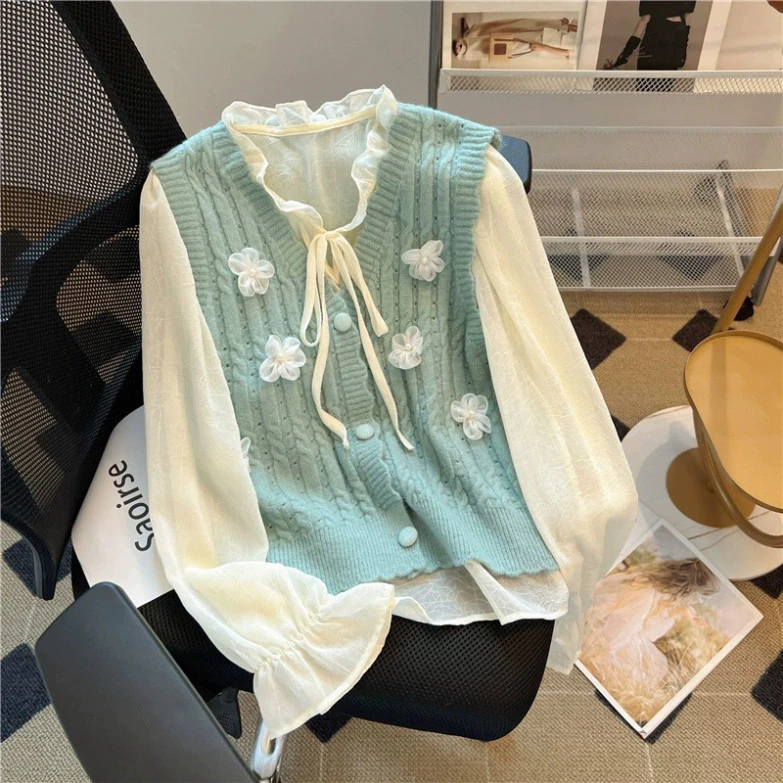Áo gile len mềm thêu hoa nổi, cổ V thời trang tại Hadu Shop - Sự lựa chọn hoàn hảo cho phong cách của bạn!