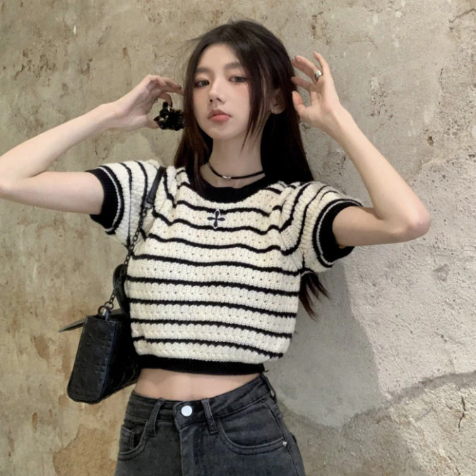 Áo croptop dệt kim ngắn tay INFALCHI dáng ngắn áo len cho nữ họa tiết kẻ sọc thời trang hottrend Hàn Quốc N276
