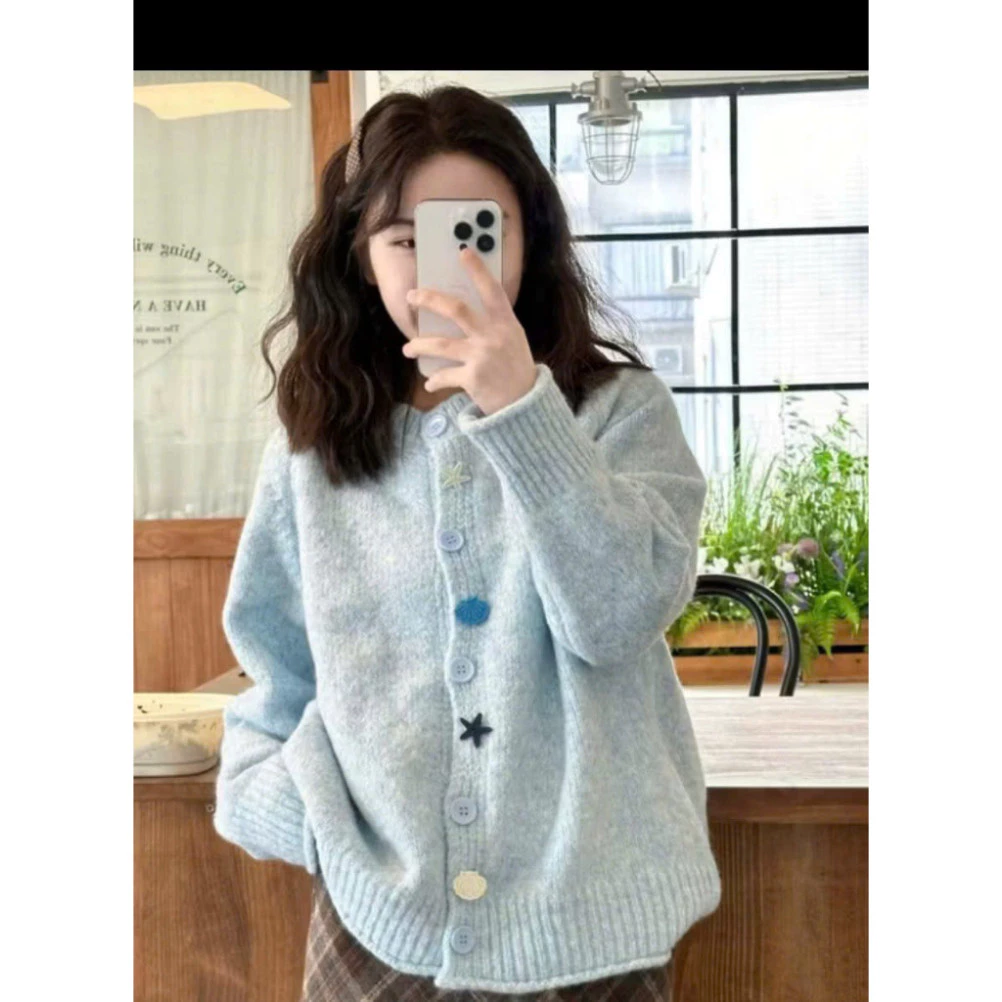 Áo khoác len lông thỏ phối khuy duyên dáng, chất lượng tuyệt hảo tại TOMBI SHOP Q7!