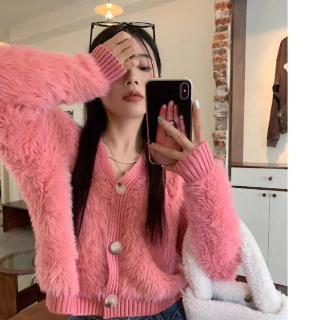 Áo croptop len lông thỏ tay dài với nút ngọc, chuẩn chất TMT HOUSE
