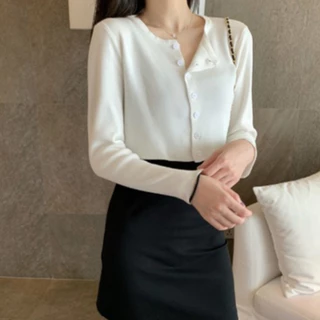 Áo Croptop Dài Tay Có Cúc Madela Vải Thun Co Giãn phong cách hàn quốc