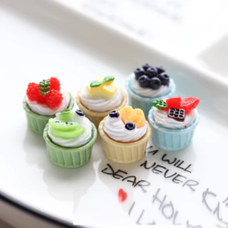 Mô hình bánh cupcake vị trái cây trang trí nhà búp bê [1 cái]