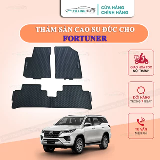 Thảm lót sàn Fortuner bằng cao su đúc cao cấp, 3 hàng ghế, không mùi, chuẩn form, dễ lau chùi.