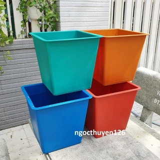 chậu nhựa vuông trồng hoa nhiều màu 30x30x28cm.