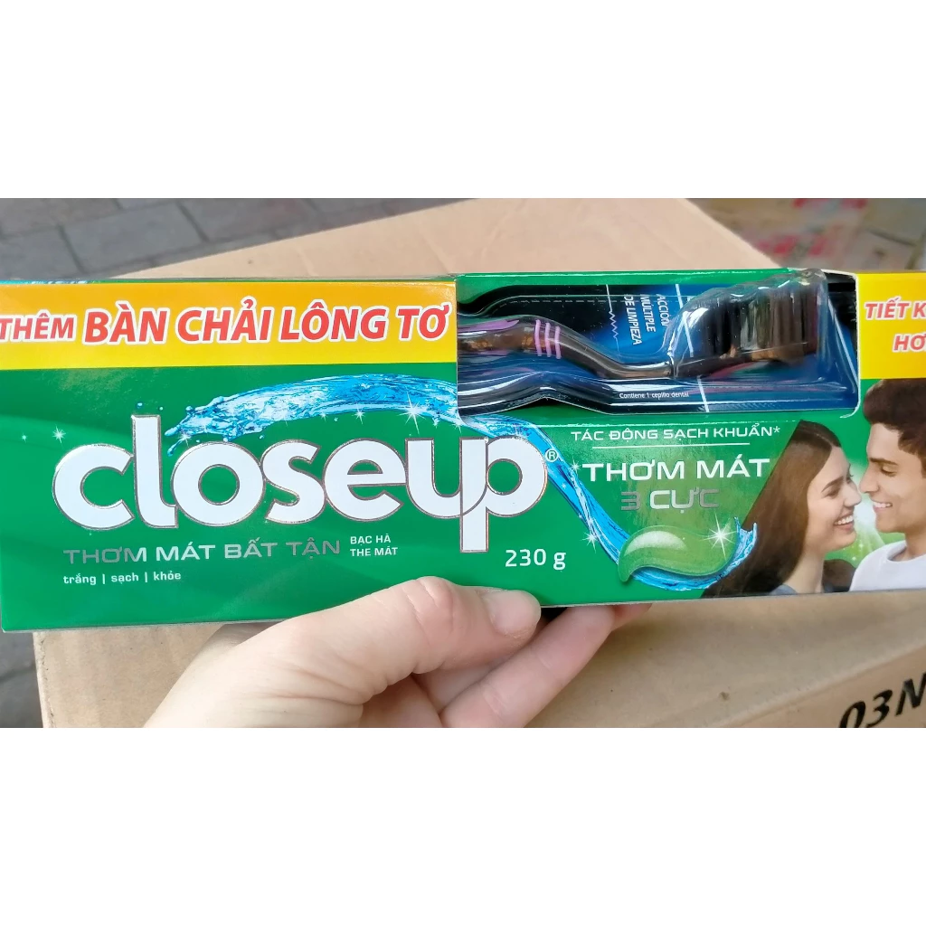 Kem Đánh Răng Closeup Dạng Gel Cho Hơi Thở Thơm Mát Bất Tận Tuýp 180g/230g