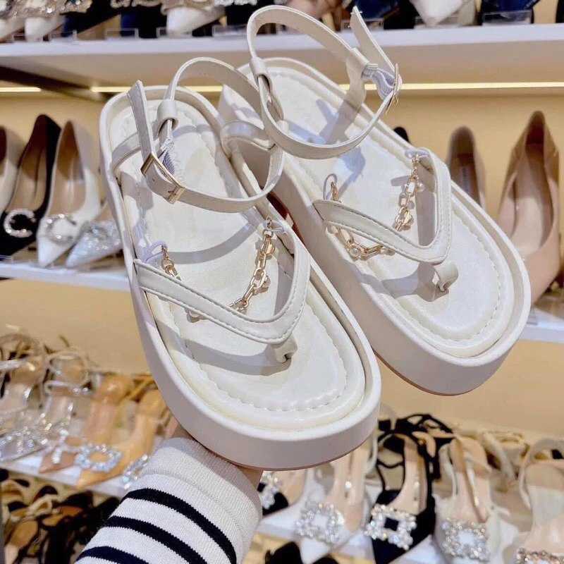 (Chọn lùi size) Sandal nữ quai xích ngang Sandal nữ đi biển quai xích BIN mới 2023