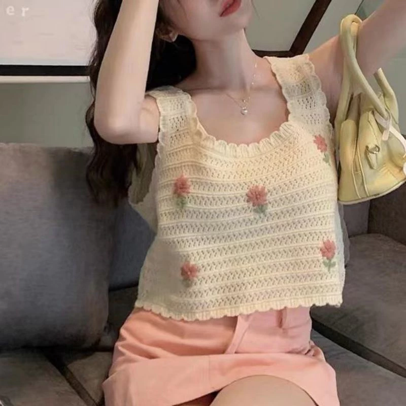 Hỏa Tốc HCM Áo hai dây len mùa hè croptop ngắn thêu hoa A2S26