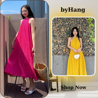 Đầm maxi cổ yếm thắt bím tạo điểm nhấn khi đi biển