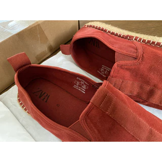 Giày nam đế bện Zara chính hãng fullbox chất liệu vải cotton, màu đỏ rượu rất đẹp. Đế bọc sợi đay, size 43, like new 95%