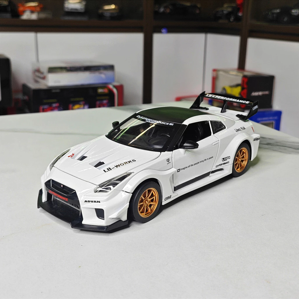 Xe mô hình hợp kim Nissan GTR CSR2 tỉ lệ 1:24 hãng Alloy 3 màu kèm Fig