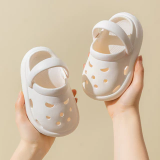 Dép sục CROCS cho bé, siêu nhẹ, thoáng khí, an toàn và thoải mái khi vận động hay di chuyển hằng ngày