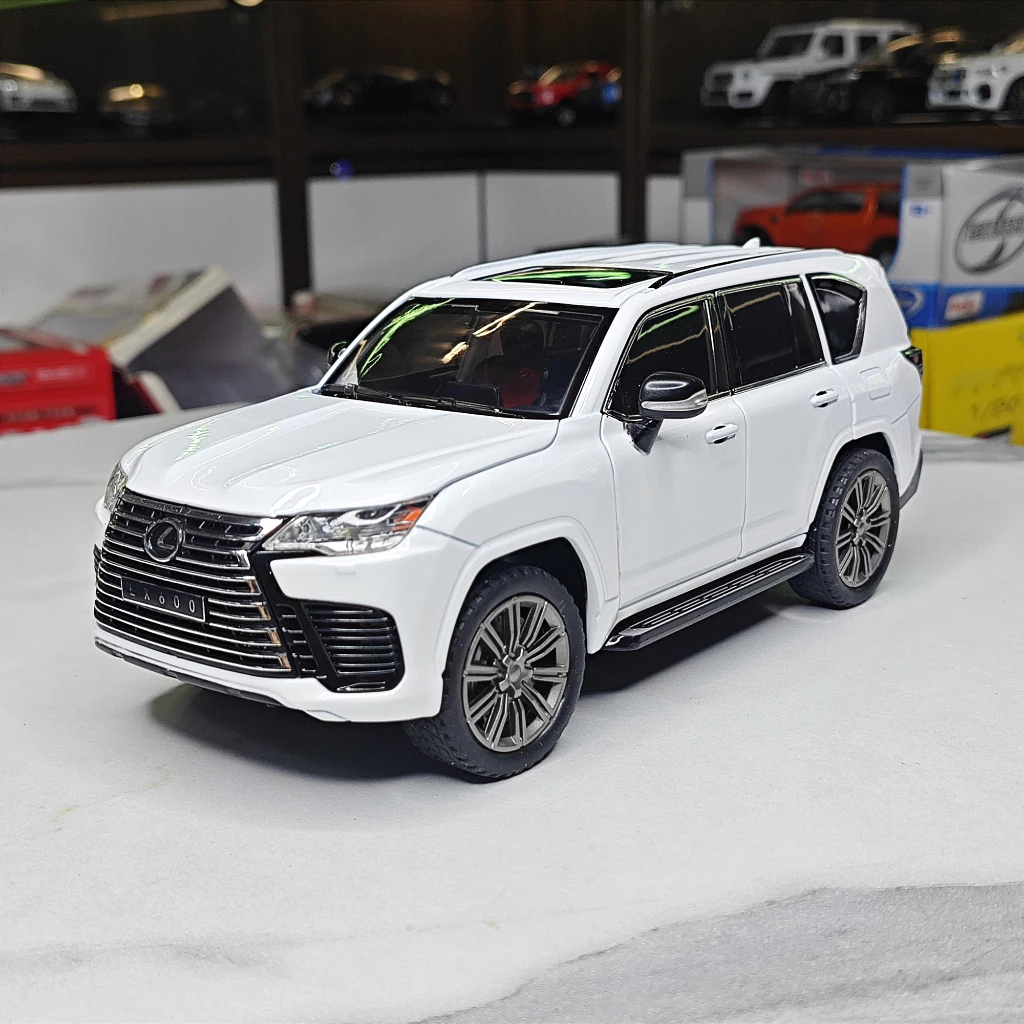 Mô hình xe kim loại cao cấp Lexus LX600 tỉ lệ 1:24 hãng CHIMEI 3 màu