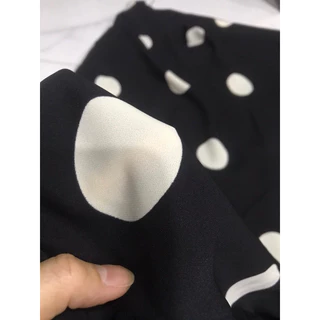 Vải lụa Hàn chấm bi (5cm )màu kem nền đen co giãn mềm rũ (khổ 1m5)may đầm váy,áo kiểu ,áo dài
