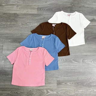 Áo croptop gân phối nút Spao