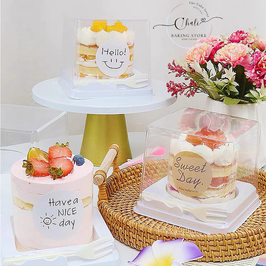 Hộp nhựa đựng các loại bánh Mousse / Tiramisu lõi tròn nắp trong (kèm nĩa)