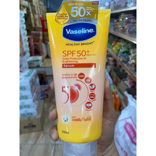 Sữa dưỡng thể Vaseline ngày và đêm