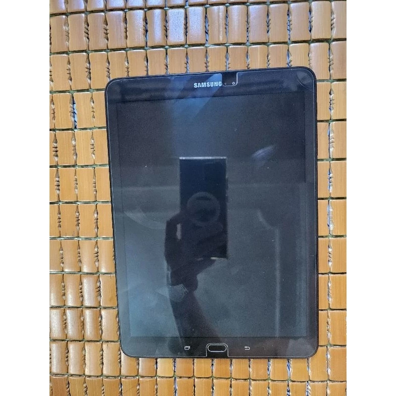 Samsung Tab S3 ( T820 ), ram 4/32g, chip Snap 820, hỏng màn nhưng kính + ngoại hình còn đẹp nguyên
