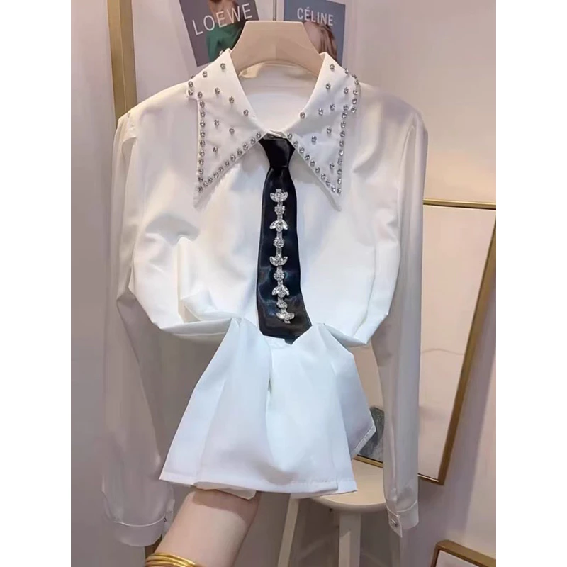ÁO SƠ MI PHỐI CÀ VẠT ĐÍNH ĐÁ VIỀN CỔ