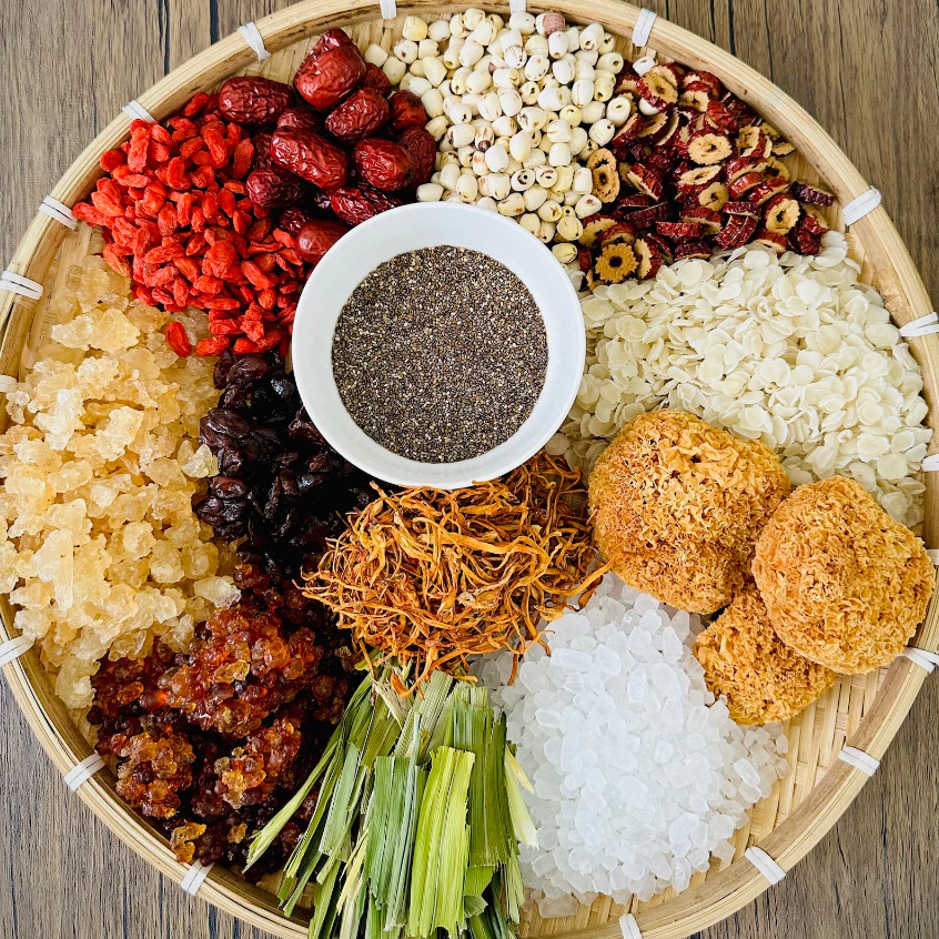 Set Chè Dưỡng Nhan Mộc Hoa 14 vị (Nguyên liệu Loại 1) - 25-30 chén. Chè Dưỡng Nhan Set 900gr đang được đối chiếu cho người mua tại Việt Nam