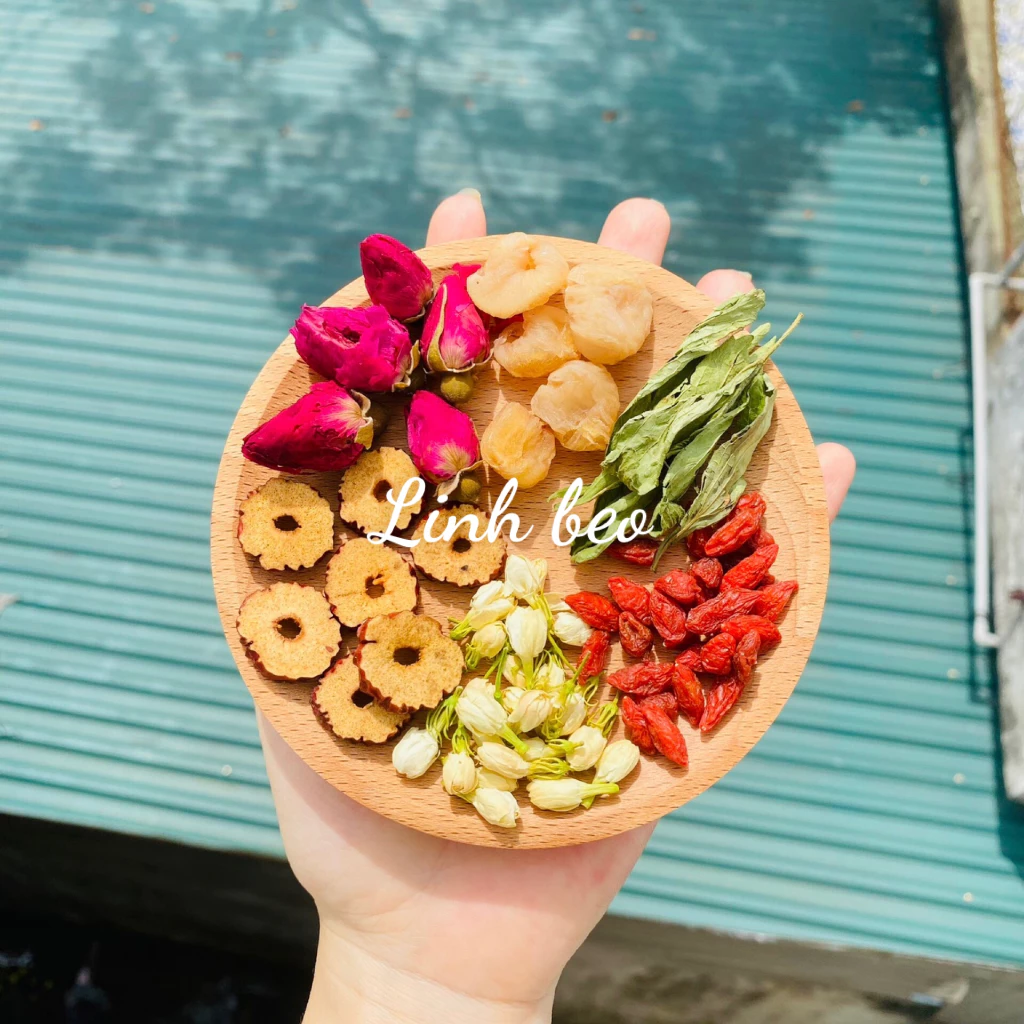 Trà Dưỡng Nhan lục vị ( Gồm: Hoa hồng, kỷ tử, long nhãn, táo đỏ, hoa nhài, cỏ ngọt)