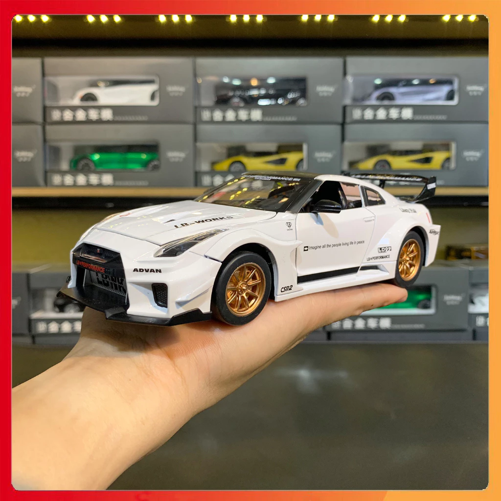 Mô hình xe Nissan GTR R35 CSR2 tỉ lệ 1:24 Sheng Run