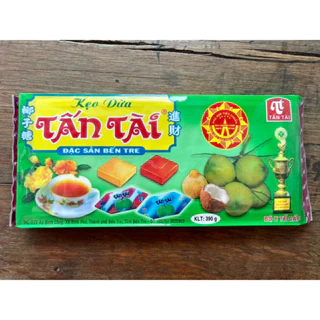 Kẹo dừa Tấn Tài gói 390g đặc sản Bến Tre rất ngon.