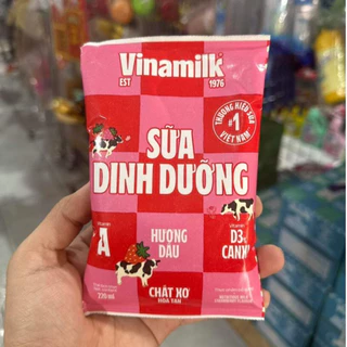 SỮA BÒ DINH DƯỠNG VINAMILK VỊ DÂU TÚI 220ML DATE LUÔN MỚI