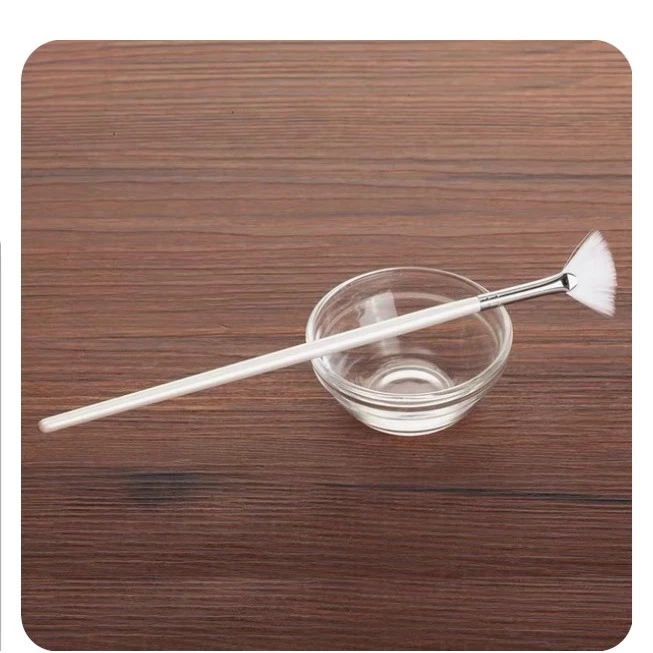 Bộ quét peel bao gồm chổi quét peel ngắn, chổi peel dài và bát thuỷ tinh cao cấp