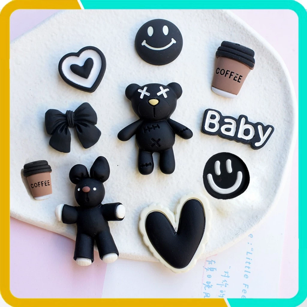 Charm, Sticker, Jibbitz, Trang Trí Hình Gấu Đen (Đã Có Sẵn Nút Gắn Vào Dép), Bộ 10 Cái, Chất Liệu Nhựa Cứng