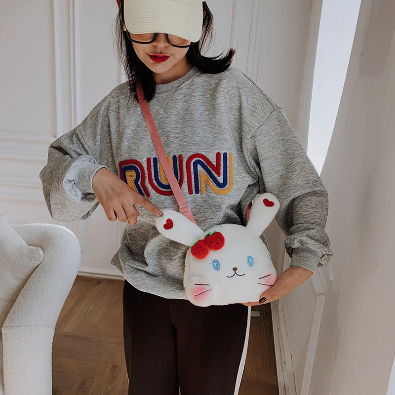 Túi Đeo Chéo Hoạt Hình Nhồi Bông Thỏ Đính Dâu Tây Dễ Thương