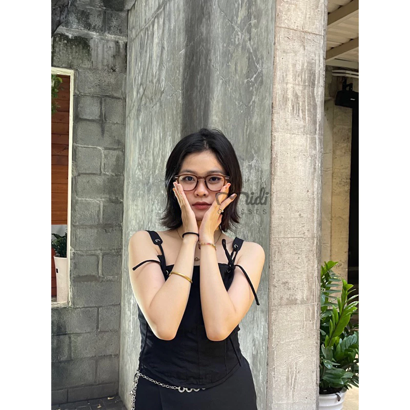 Kính form vuông cọng cốt cá tính form dày unisex