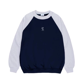 Áo Sweater Thêu Raglan Lavi Studio/ Logo Tag Cao Su