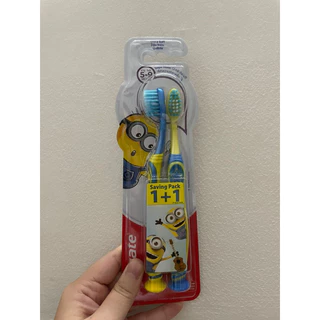 Bộ 2 Bàn Chải Đánh Răng Colgate Minion Twin Dành Cho Bé Từ 5 - 9 Tuổi