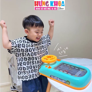 Đồ chơi đường đua ô tô có màn hình chuyển động và vô lăng điều khiển có hiệu ứng âm thanh cho  bé