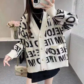 Áo khoác cardigan , áo khoác len cardigan màu đen màu trắng hoạ tiết thêu chữ dáng dài túi trước vải len dệt kim QCCC