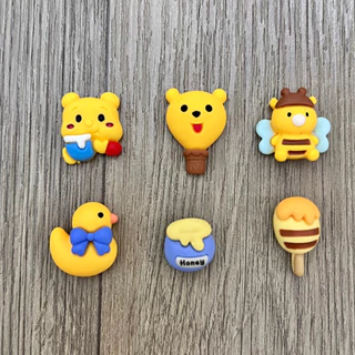 CHARM gắn dép, STICKER gắn dép gấu POOH sẵn nút gắn DÉP SỤC, DÉP CROCS