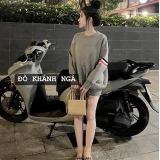 Áo Sweater nỉ bông vạch tay đỏ cún in lưng cổ tròn Haiphuc