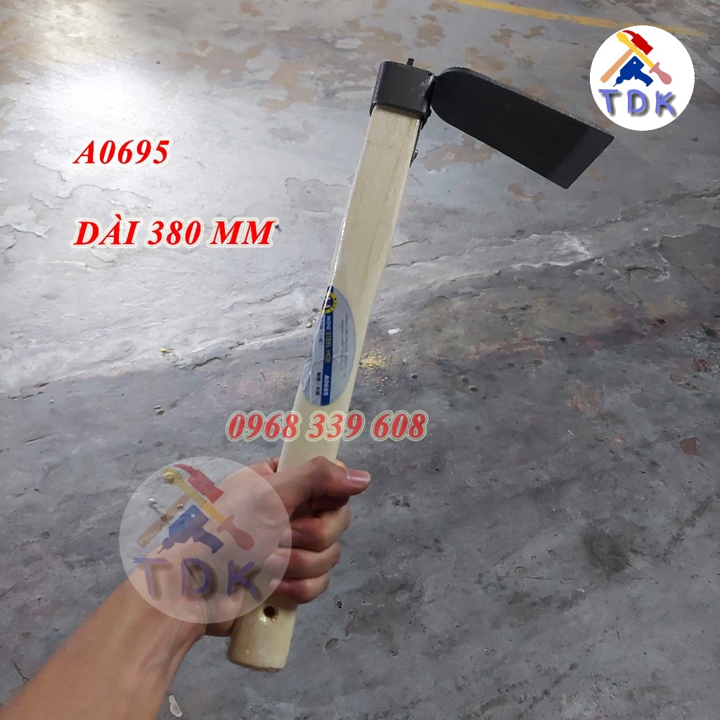 Cuốc làm vườn mini cán gỗ dài 380mm C-Mart A0695