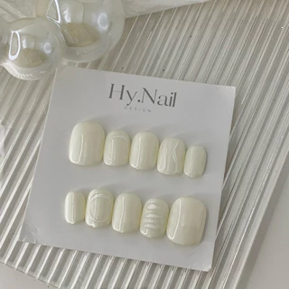 Nail box thiết kế, nailbox cao cấp trắng ngà móng tay giả thủ công gel nổi đơn giản phong cách Hàn quốc Hy.nail.