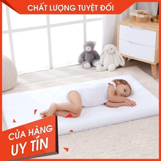 Đệm cũi bông ép vỏ bọc trắng dễ dàng phối màu ga cho bé