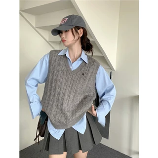 [GL02] Áo gile len vặn thừng cổ tim thêu ngực phong cách Vintage Hàn Quốc