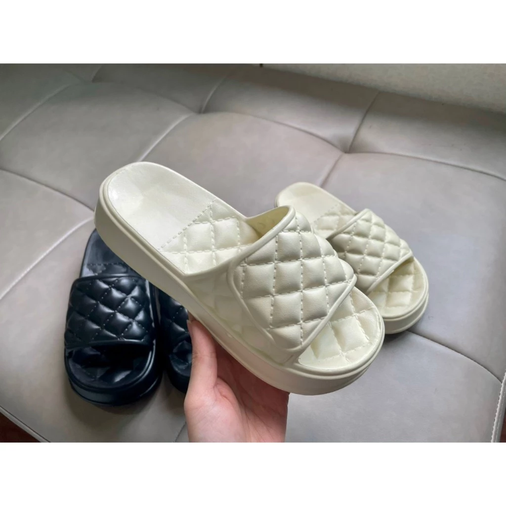 Dép Quai Ngang Đế Bánh Mì Tăng Chiều Cao 3-4 Cm Họa Tiết Quả Trám 122