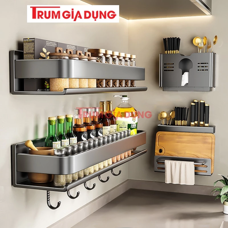 Giá kệ để đồ nhà bếp TRÙM GIA DỤNG, kệ gia vị chất liệu thép carbon, lắp đặt dán tường, khoan tường.