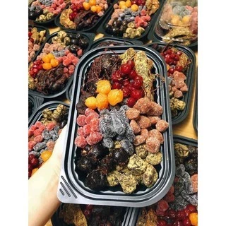 HỘP 500GR Ô MAI MIX VỊ NGẪU NHIÊN 9_10 VỊ NGUYÊN LIỆU TUYỂN CHỌN(CHUỐI,TÁO,SẤU,CÓC..........)