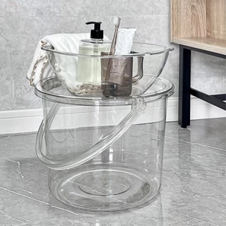 Xô nhựa có nắp đậy dung tích 14L kèm gáo nước trong suốt chất liệu nhựa Acrylic dày dặn.