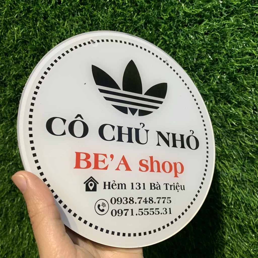 Bảng hiệu treo cửa hàng Mica tròn - in tên thương hiệu shop, in logo theo yêu cầu