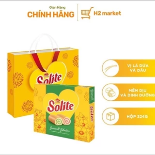 Bánh bông lan Solite cuộn kem vị lá dứa và vị dâu, hộp quà Tết 324g